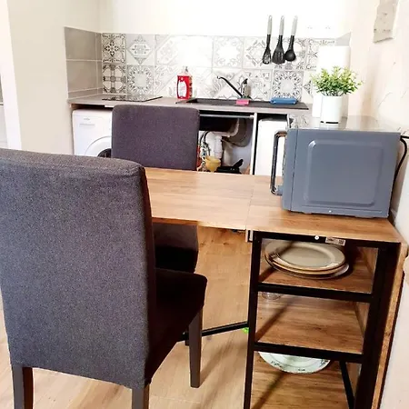 Lejlighed A Portee De Mains Blaye-Les-Mines