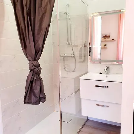 A Portee De Mains Lägenhet Blaye-Les-Mines